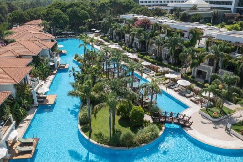 فنادق-أنطاليا-تمنح-العائلات-إقامة-مترفة-لا-تُنسى