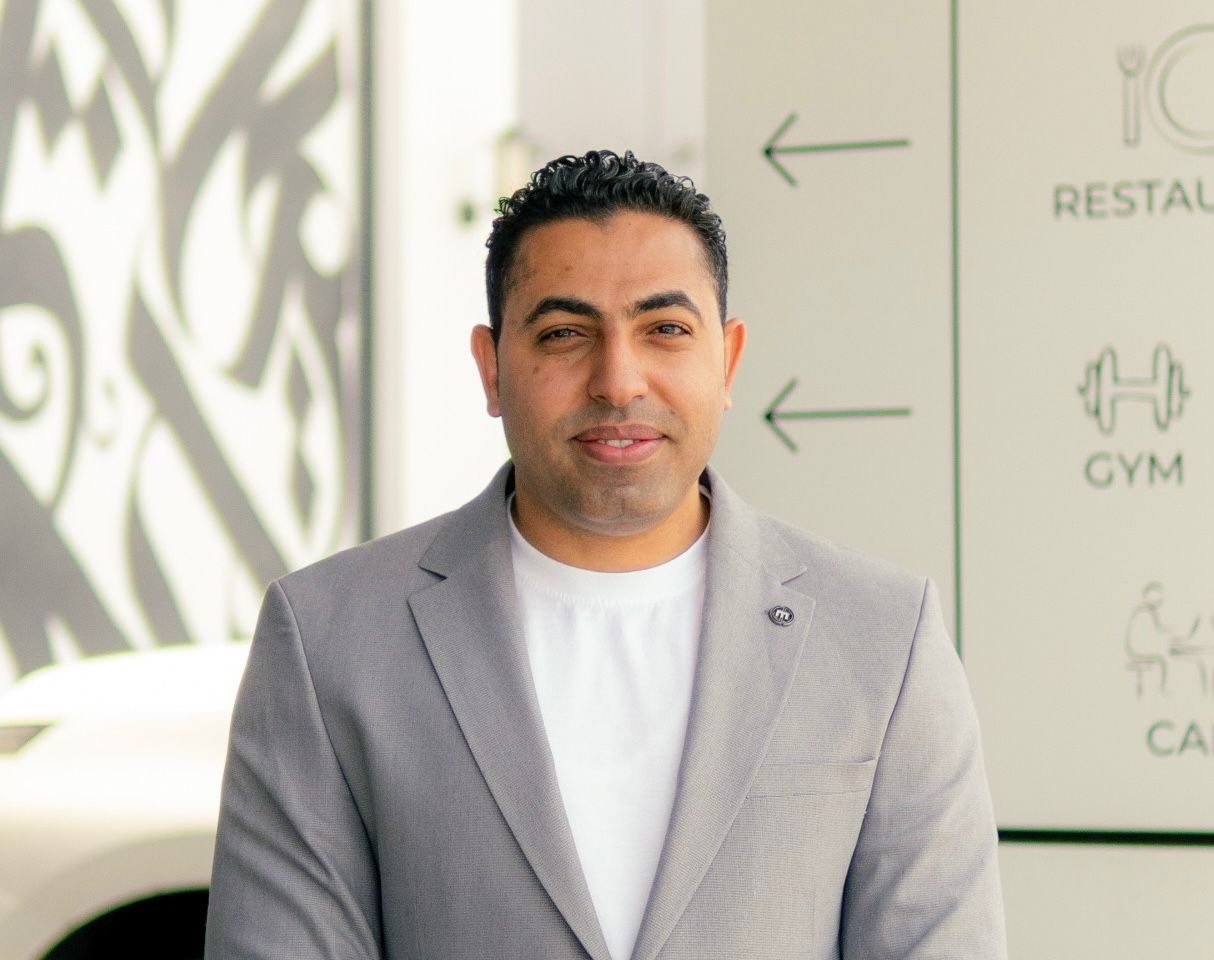 ميركيور-مسقط-يهنئ-محمود-سعيد-بمناسبة-ترقيته-إلى-مساعد-مدير-تنفيذي-مسؤول-عن-المالية