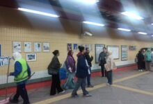 معرض-كاريكاتير-يحول-محطة مترو صفاء-حجازي-إلى-مساحة-للبهجة