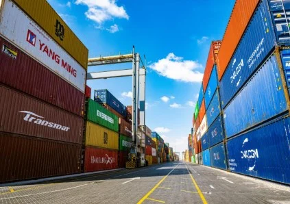 «توب-شيبس»-توسع-أسطولها-بـ9-ناقلات-جديدة-بعقود-طويلة-الأجل