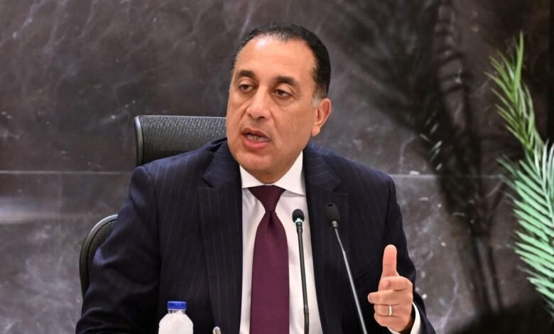 رئيس-الوزراء-يتابع-مع-وزير-التموين-موقف-مخزون-الأرصدة-من-السلع-الغذائية