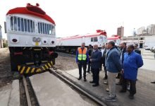 وزير-النقل-يتفقد-ورش-إيرماس- المتخصصة-في-عمرة-وصيانة-جرارات-السكك-الحديدية