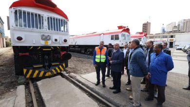 وزير-النقل-يتفقد-ورش-إيرماس- المتخصصة-في-عمرة-وصيانة-جرارات-السكك-الحديدية