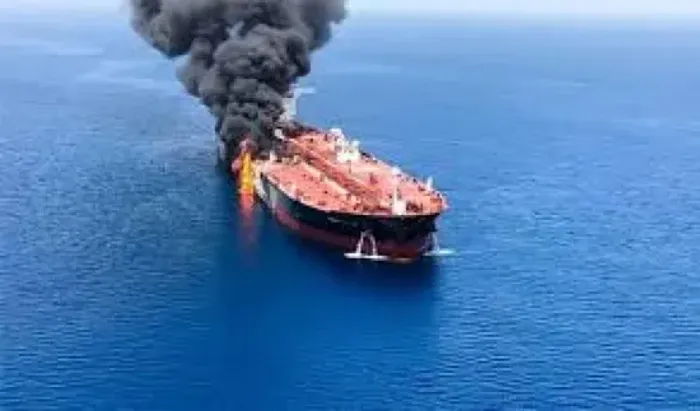 استهداف-ناقلة-نفط-قرب-هرمز-يربك-حركة-الشحن