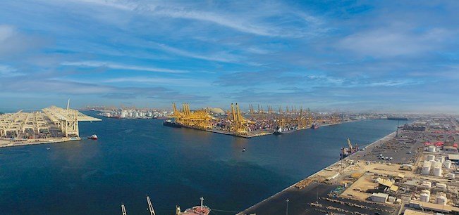 الخليج-على-صفيح-ساخن.-والأزمة-تطال-ميناءي-أبو-ظبي-وجبل-علي