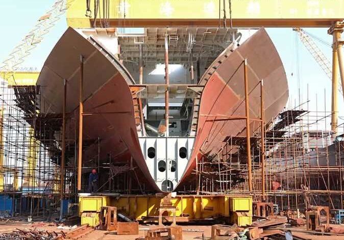 سفن-الصب-الجاف-والحاويات-تقودان-طلبيات-البناء-عالميًا