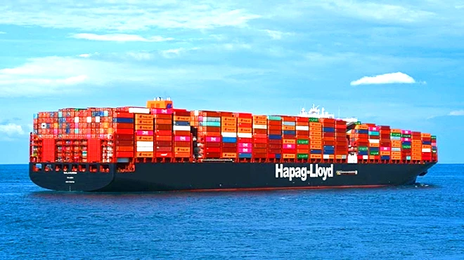 «هاباج-لويد»-تفرض-رسوم-موسم-الذروة-على-الشحنات-بين-الشرق-الأقصى-والخليج