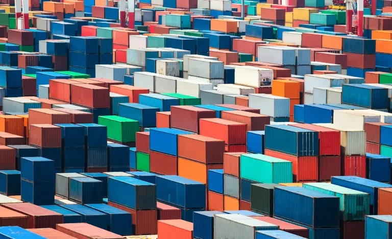 «بيمكو»-تحذر-من-تأثير-اضطرابات-مضيق-هرمز-في-سوق-الشحن-الجاف