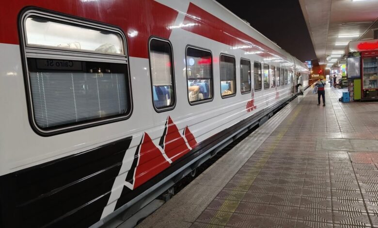 قطارات-إضافية-لعيد-الفطر.-تفاصيل-قطار-1947-ثالثة-مكيفة-«أسوان-ـ-القاهرة-»