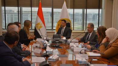  وزير-الصناعة-يستعرض-مع-«مرسيدس-بنز-إيجيبت»-فرص-توطين-صناعة-السيارات-وتعميق-المكون-المحلي