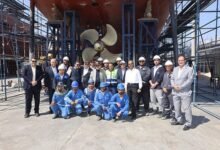 أسامة-ربيع-يتفقد-ترسانة-جنوب-البحر-الأحمر-لمتابعة-بناء-القاطرات