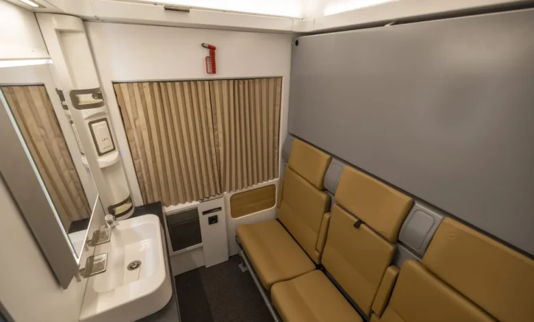 الأثنين-والجمعة-من-كل-أسبوع.مواعيد-قطار-1089-ثانية-فاخرة-ونوم-من-أسوان-إلى-الإسكندرية