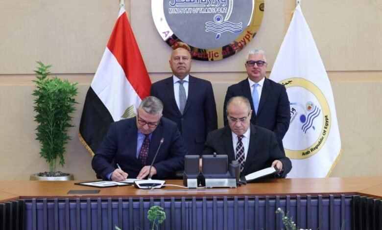 «الوزير»-يشهد-توقيعين-بين-شركة-موانئ-مصر-البحرية-والهيئة-العامة-للمنطقة-الاقتصادية-لقناة-السويس