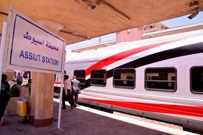 العودة-إلى-القاهرة-تفاصيل-قطار-871-ثالثه-مكيفة-من-أسيوط 