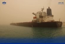 نجاح-جهود-قاطرات-الإنقاذ-البحري-بقناة-السويس-في-تعويم-سفينة-الصب-xin-tain-yuan-بعد-جنوحها-إثر-عطل-فني