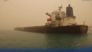 نجاح-جهود-قاطرات-الإنقاذ-البحري-بقناة-السويس-في-تعويم-سفينة-الصب-xin-tain-yuan-بعد-جنوحها-إثر-عطل-فني