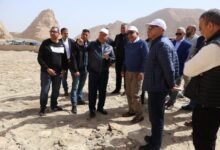 وزيرا-النقل،-والكهرباء-،-يتفقدان-منطقة-جبل-الجلالة-لبدء-عدد-من-المشروعات-لتوليد-الكهرباء-من-طاقة-الرياح.