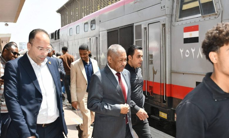 السكة-الحديد- تُسيّر-قطارًا-لنقل-الأشقاء-السودانيين-ضمن-مشروع-“العودة-الطوعية”