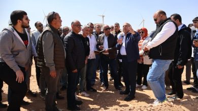الوزير-وعصمت-في-منطقة-جبل-الجلالة-لبدء-الخطوات-التنفيذية-لتوليد-الكهرباء-من-طاقة-الرياح 