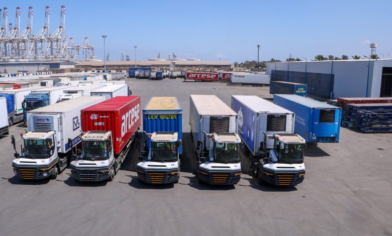 مصر-مركز-لوجستى.تواصل-تدفق-شحنات-الترانزيت-عبر-خط-«الرورو»-بميناء-دمياط-في-إطار-الخدمة-الجديدة-المتجهة-إلى-دول-الخليج