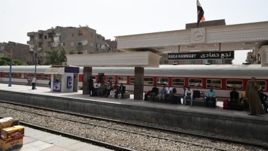 درجة-ثانية-بـ-220-جنيه.قطار-992 -فرنساوى-مطور-«القاهرة-ـ-نجع-حمادى»