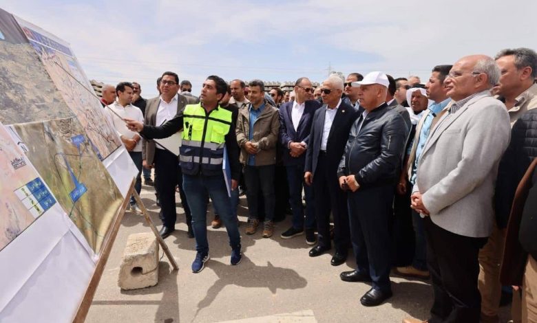 وزير-النقل-يجري-جولة-تفقدية-لمشروع-خط-سكة-حديد-بئر-العبد-ـ-العريش-ـ-جنوبا-رأس-النقب-(مطار-طابا)-بطول-353-كيلومترًا