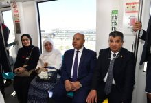 مع-بدء-التشغيل-الرسمي.-وزير-النقل-يستقل-قطار-المونوريل-متوجها-إلى-مقر-الوزارة-بالعاصمة-الجديدة