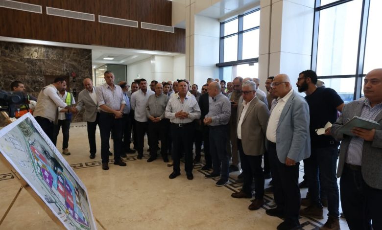 وزير-النقل-يتفقد-مشروع-تطوير-ميناء-السخنة-ويشهد-وصول-السفينة-cma-cgm-cent-aurus-لرصيف-محطة-البحر-الأحمر
