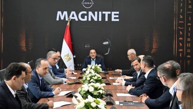 احتفالا-بإنتاج-أول-سيارة-«نيسان-ماجنيت»-في-أفريقيا-ومصر.-رئيس-الوزراء-يلتقي-مسئولي-شركة-نيسان-العالمية