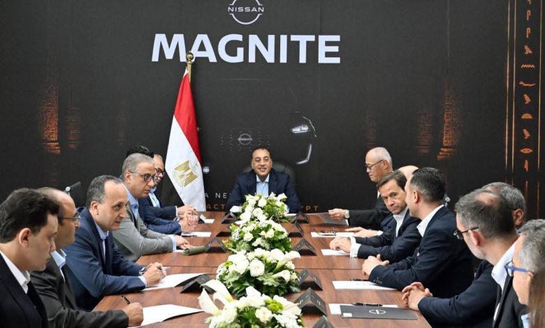 احتفالا-بإنتاج-أول-سيارة-«نيسان-ماجنيت»-في-أفريقيا-ومصر.-رئيس-الوزراء-يلتقي-مسئولي-شركة-نيسان-العالمية