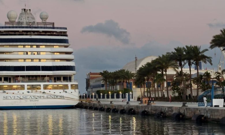 ميناء-الإسكندرية-يستقبل-السفينة-السياحية-seven-seas-splendor
