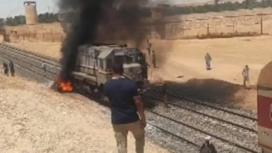 بسبب-عبورها-بسرعة-مفاجأة.-وفاة-ركاب-سيارة-واشتعال-عربة-قطار-إثر-تصادم-بالسويس
