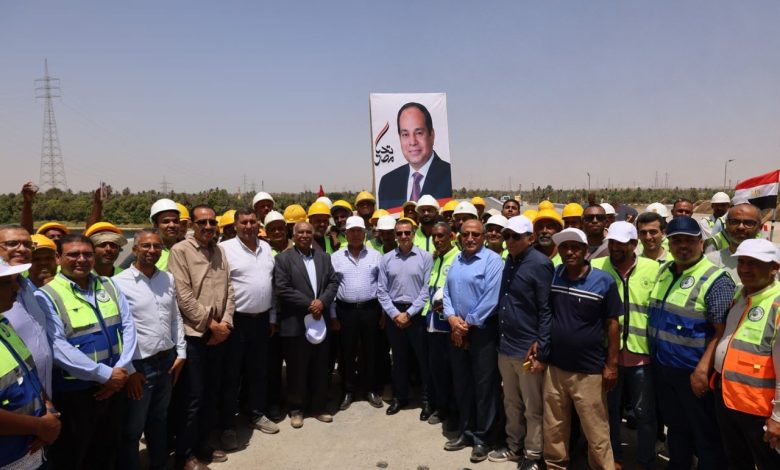 كامل-الوزير-يجري-جولة-تفقدية- لمحور-دراو-في-أسوان-بطول-18-كيلو-متر-لربط-محاور-التنمية-بين-شرقي-وغرب-النيل 
