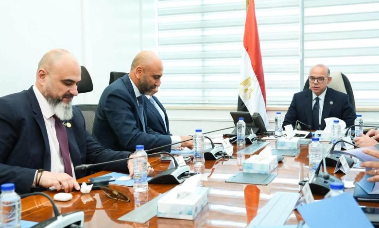 وزير-الاستثمار-يبحث-مع-قيادات-دي-بي-ورلد-فرص-التوسع-في-مراكز-التوزيع-وتعزيز-التكامل-التجاري-مع-الأسواق-الإفريقية