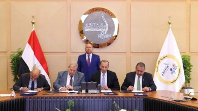 وزير-النقل-يشهد-توقيع-عدد-من-العقود-لإنشاء-وتطوير-السكة-ونظم-الإشارات